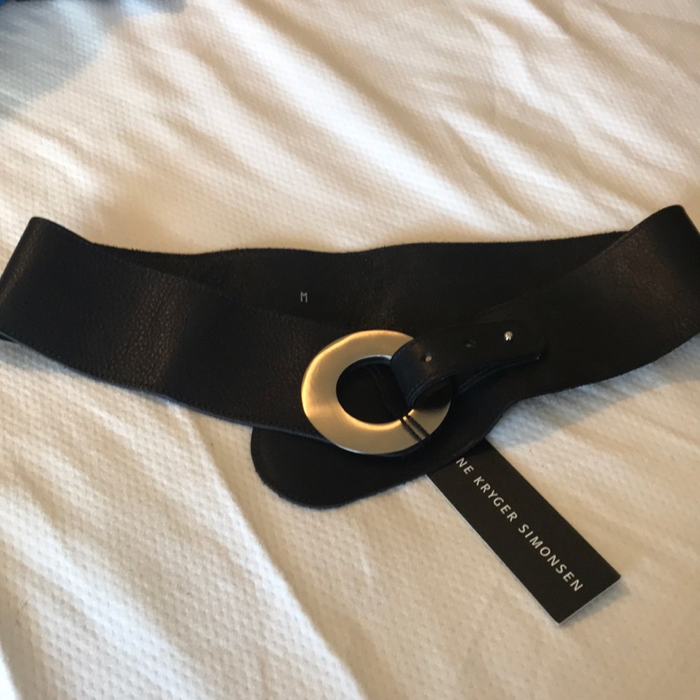 Black leather low slung belt. NWT.